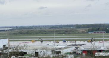 𝐏𝐡𝐚𝐬𝐞 𝟓 de la rénovation du taxiway Alpha 3 à l’aéroport de Liège : un chantier stratégique en cours ! 